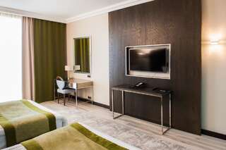 Отель The ONE Hotel Astana Нур-Султан Двухместный номер с 2 двуспальными кроватями-5