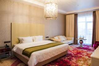 Отель The ONE Hotel Astana Нур-Султан Четырехместный номер «Премиум»-1